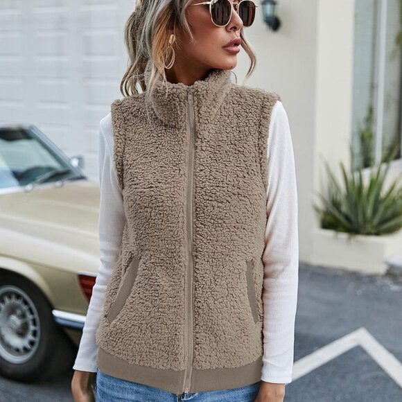 Womens Fuzzy Fleece Vest, Casual Warm Sleeveless Zip Up Sherpa Vest Jacket with - Picture 3 of 5